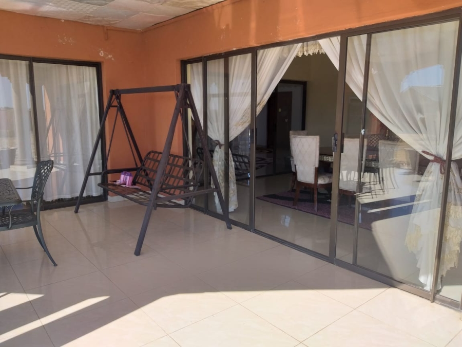 5 Bedroom Property for Sale in Grimbeeck Park North West